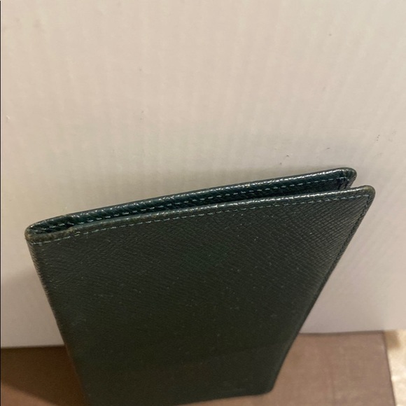 SOLDAuthentic Louis Vuitton Taiga Checkbook Holder - Picture 9 of 12